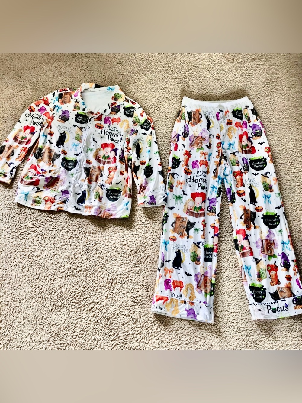 NWOT Women’s Halloween Print Button Down Pajama Set Long Sleeve Size L
